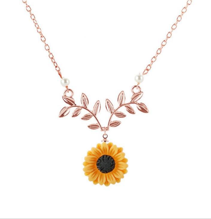 Pearl Sunflower Pendant Necklace - Elegant Women's Fashion Jewelry