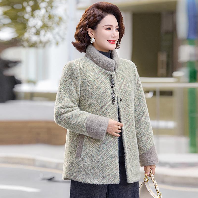 

Женское плотное теплое зимнее пальто 50-летнего возраста с бархатом под норку 4XL серый/зелёный