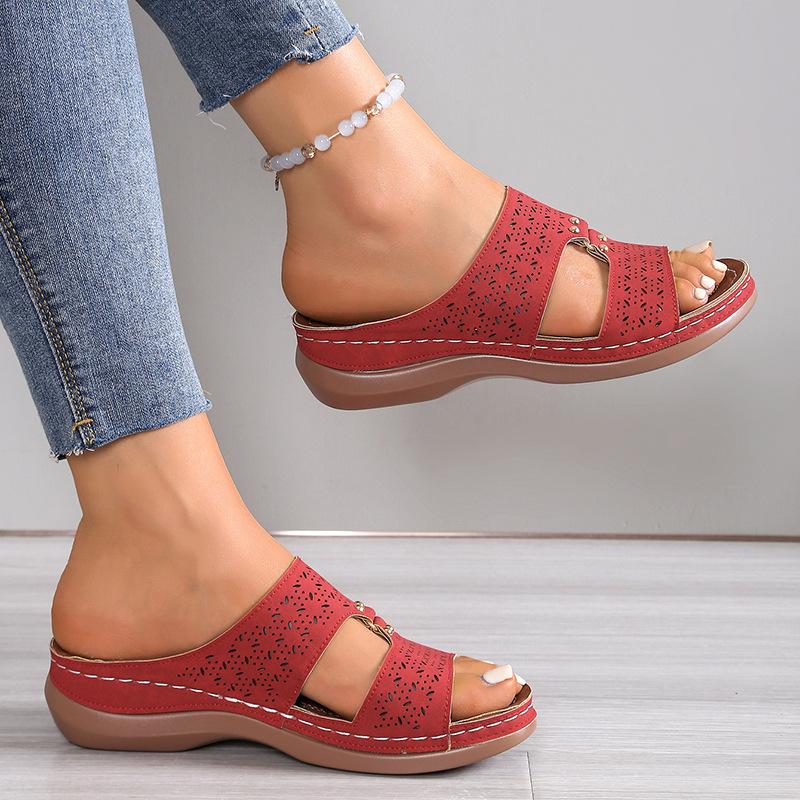 New Style Shoes: Hollowed-out Thick-soled Sandals, Women's Shoes, Lightweight Beach Slippers