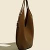 Fashionable Large Capacity Tote Bag Classic Retro Minimalist Style Spacious Faux Leather Shoulder Bag With Do Not Wash For Daily And Travel Use