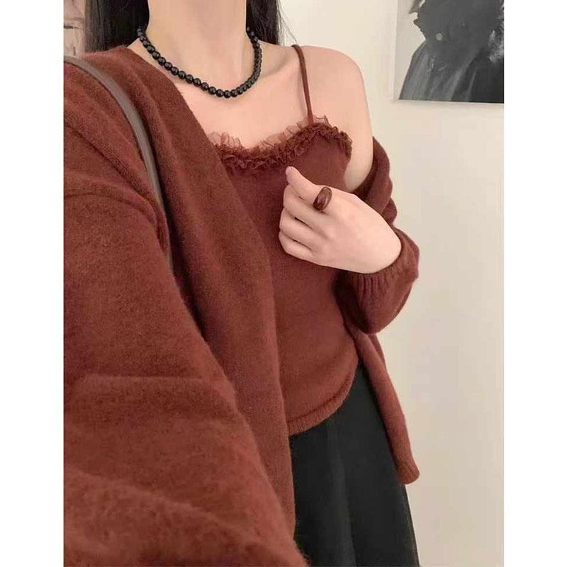 Korean Style Knitted Sweater & Bandeau Set: Fashionable Autumn-Winter Two-Piece for Women.