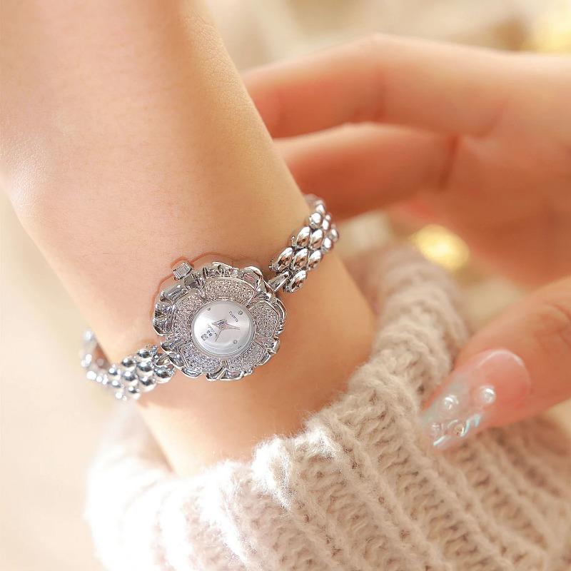 Women's Watch Brand Light Luxury Medieval Gold Camellia Bracelet Wristwatch Waterproof Ladies Fashion Quartz Watches Gift