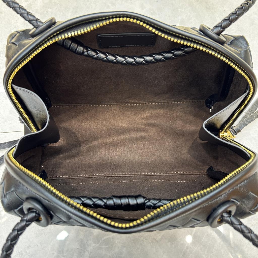 Cross-border Cowhide Woven Underarm Boston Women's Bag Practical High-end Pillow Bag Commuting Versatile Portable Shoulder Bag