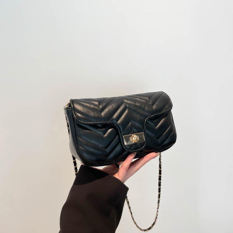 Korean Version of Premium Thick Chain Small Square Bag Premium Sense Large Capacity 2025 Spring and Summer Versatile Lock Messenger Shoulder Bag