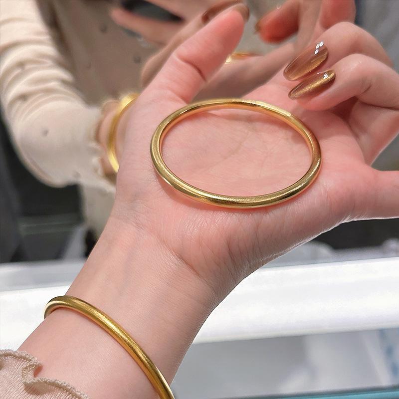 

Simple ring bracelet, traditional craftsmanship, women s titanium steel gold-plated, non-fading, imitation gold bracelet, hand accessory 54Within the inner circle