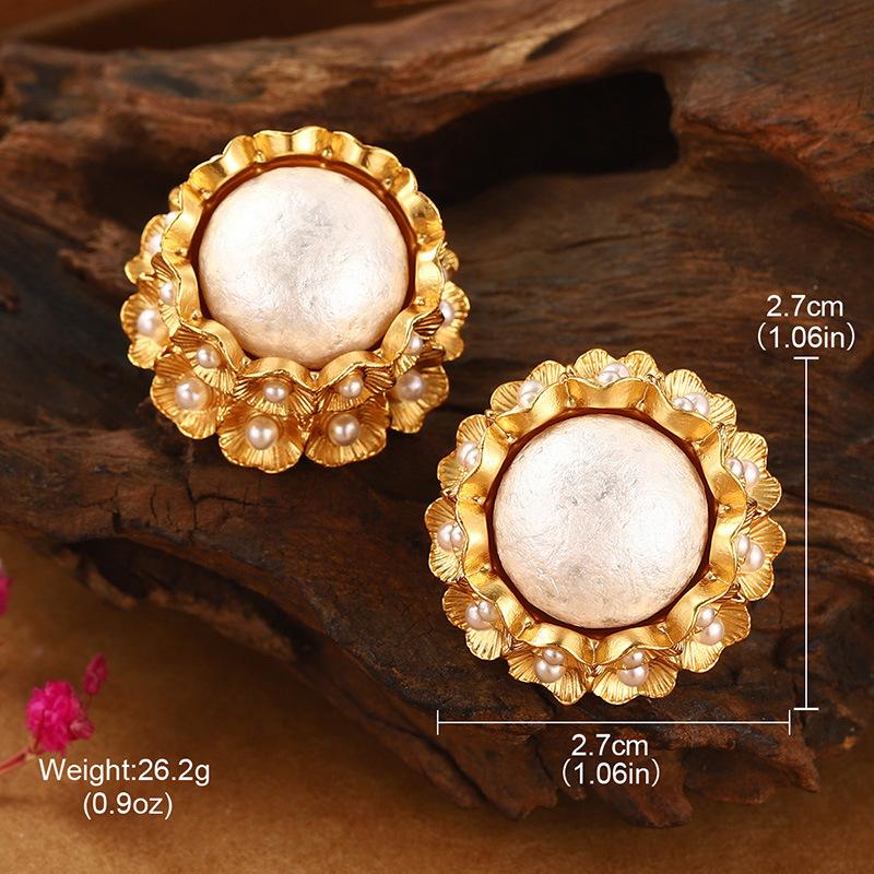 Pearl flower stud earrings retro news temperament 925 earrings women's 2026 new high-end summer light luxury French earrings