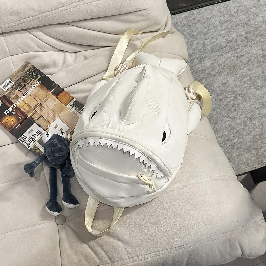 Cartable nouveau requin créature monstre créative sac à dos hommes et femmes dessin animé mignon sac à dos personnalité drôle étudiant célébrité Internet tendance sac d'école