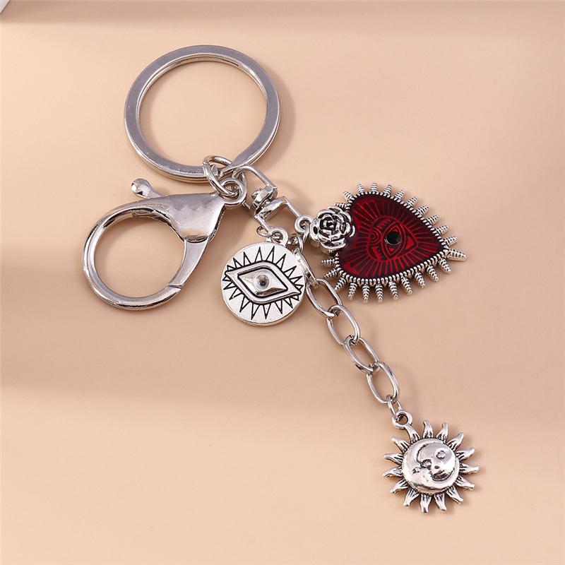 Retro Metal Gothic Love Heart Keychain Charms Steampunk Key Rings Pendant for Women Men Bag Decor  DIY Jewelry Gift