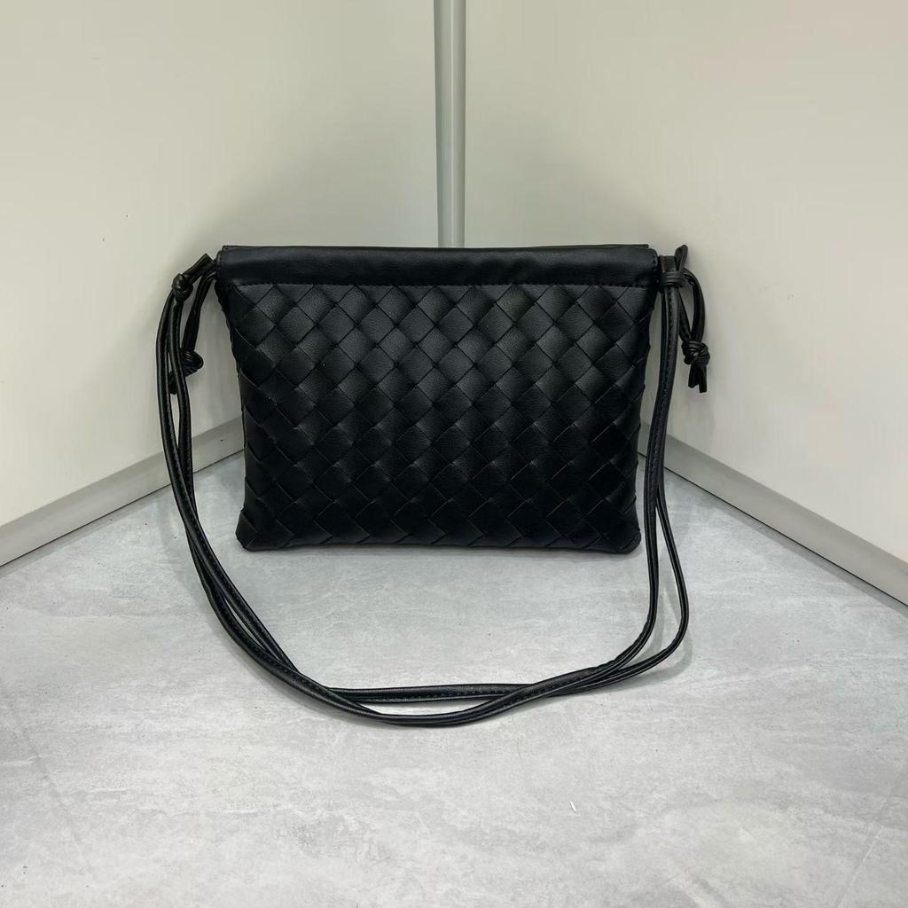 Borsa a Spalla Grande Capacità in Pelle di Mucca Intrecciata con Pochette a Coulisse 2025