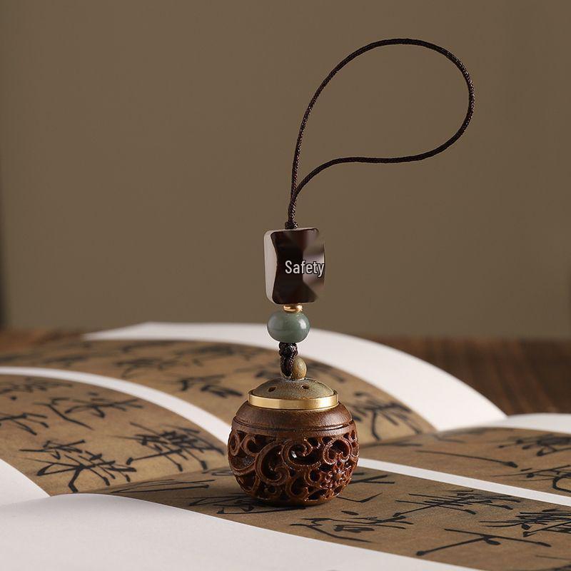 Ancient Style Green Sandalwood Perfume Pouch Keychain Pendant for Men and Women
