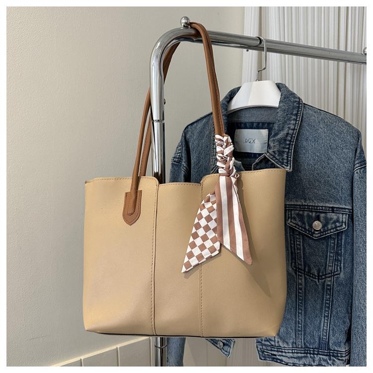 

2023 Осень Женская Универсальная Сумка-Тоут Большой Вместимости - Повседневная Мода для Рабочих Поездок хаки