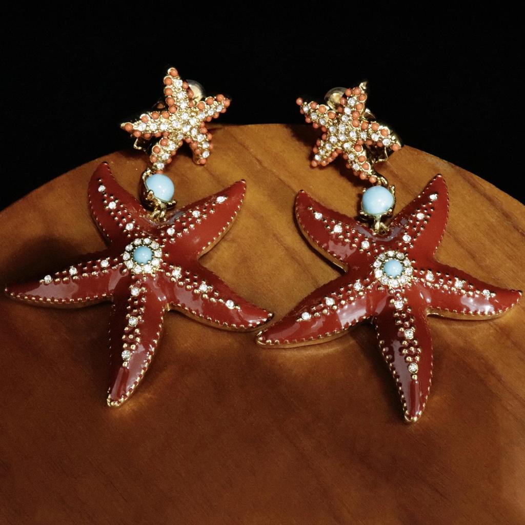 Versatile Retro Starfish Gold-Plated Rhinestone Earring with Red Glaze