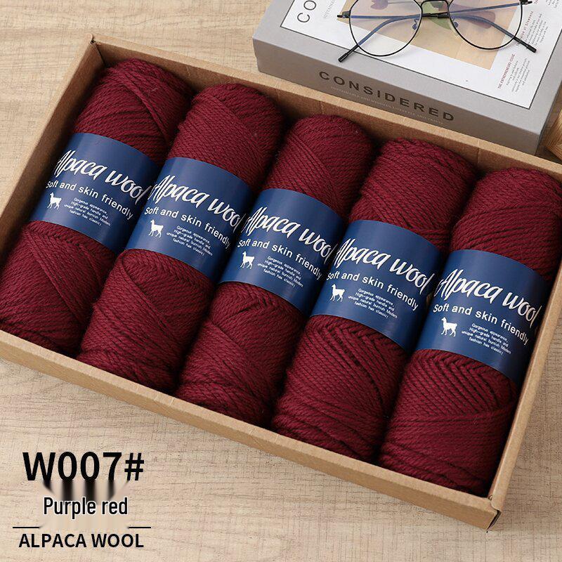 Soft Alpaca Yarn: Comfortable, ideal for hand-knitting scarves and other medium-thick projects.