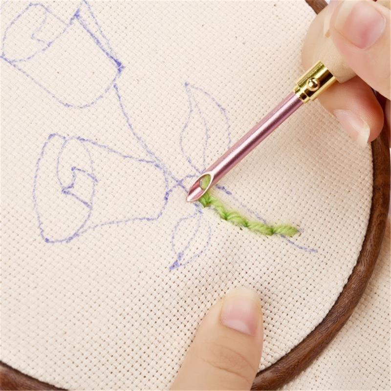 Punching Needle Tool Adjustable Wood Handle Punching Needle Embroidery Tool with 7 Size Punching Needle Tip and Threader