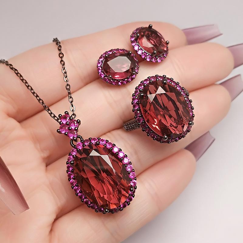 Dark Red Corundum Jewelry Three-Piece Set, Black Gold High-End Green Stone Pendant Necklace, Colorful Blue Diamond Stud Earrings.