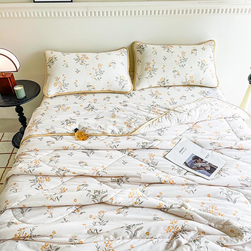 Elegant Blue Flowers Summer Cooling Quilt Floral Style Air Conditioner Quilted Quilt Skin-friendly Thin Blanket Machine Washable