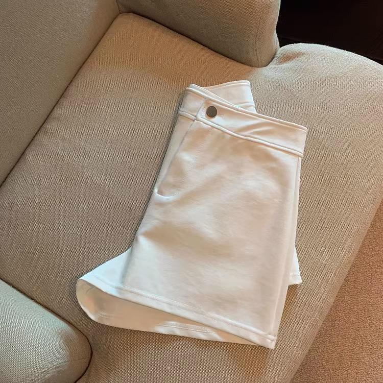 2024 Spring/Summer Women's High Waist Slimming A-line Black Elastic Hot Pants Shorts