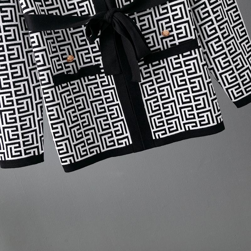 Γυναικείο Ευρωπαϊκό & Αμερικάνικο Μοδάτο Ζακάρ Σετ: Παλτό Σάλι, Πλεκτά με Λαιμόκοψη V, Παντελόνι με Φαρδύ Πόδι