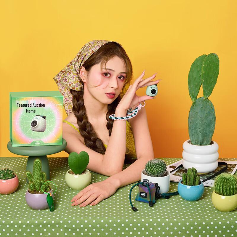 

Fujifilm instax PAL Instant Print Camera Gift Set (CN version)