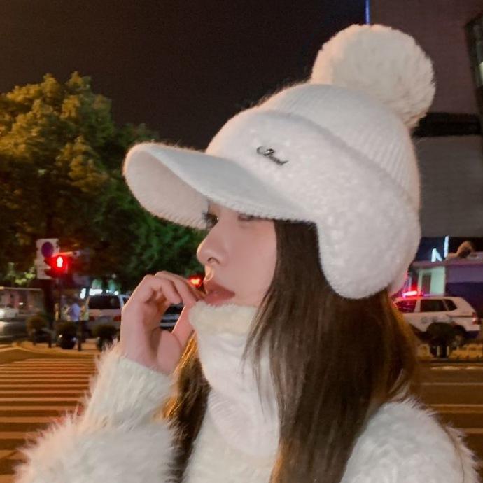 Wool Cap Women's Winter Thickened Warm Face Small Plush Ear Protection Cold Riding Electric Car Baseball Cotton Hat