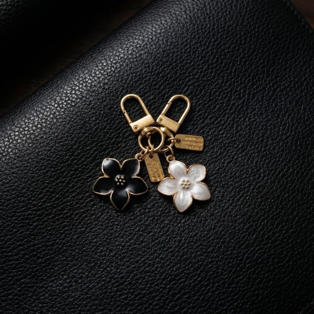 Mini Flower Pendant Ornaments Cherry Blossom Keychain Creative Bag Hanging  Backpack Accessory