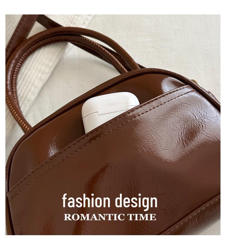 Retro-Texture Bowling Bag: Casual Commute & Niche Design with a Simple, Textured Pillow-Style Shoulder Bag