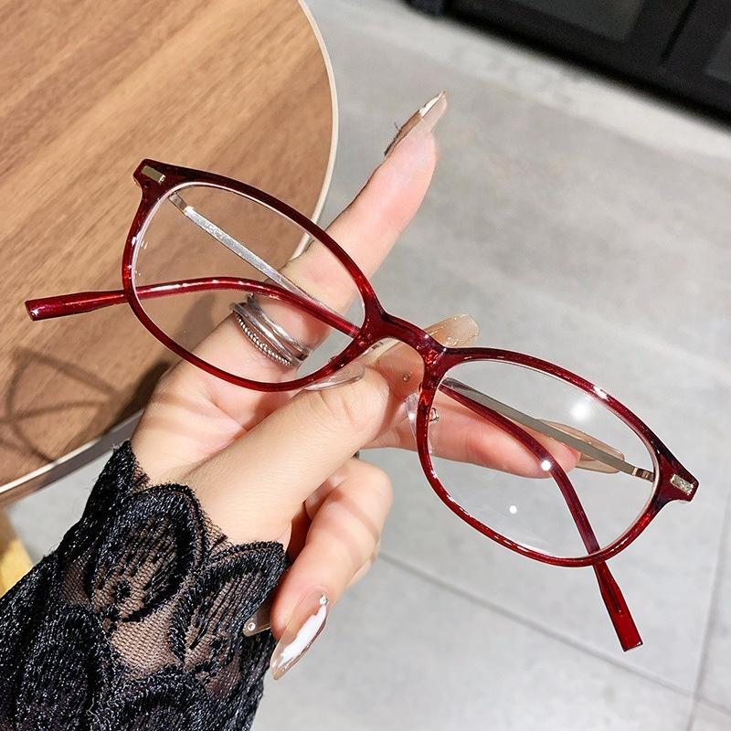 

Fashionable and Classic Reading Glasses with Super Light Anti Blue Light, Retro Men s and Women s High-definition Glasses 0 красный
