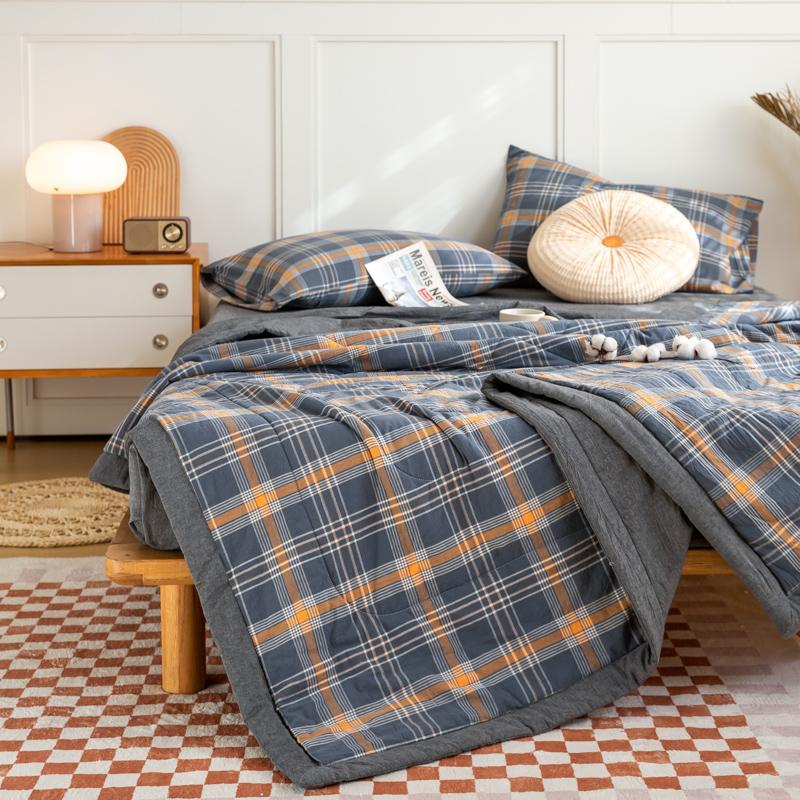 Light Luxury Simple Plaid Quilt Summer Lightweight Comforter Machine Washable Soft Comfortable Breathable Can Sleep Naked
