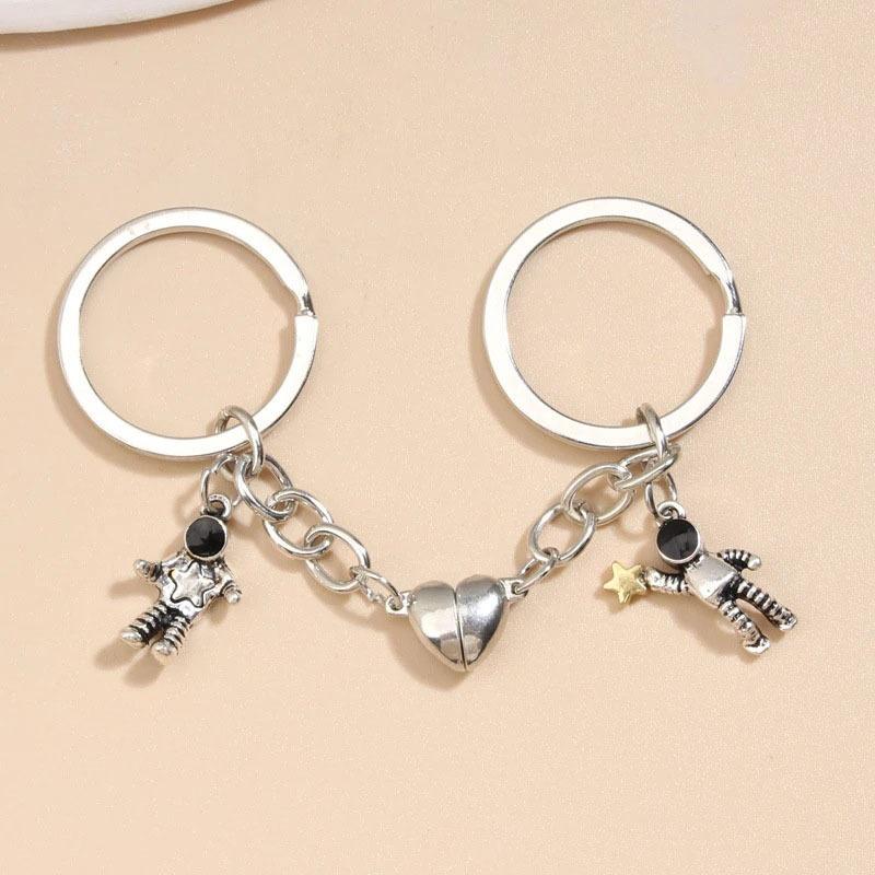 Creative Design Astronaut Star Moon Key Chain Spaceman Love Heart Couple Friendship Gift Car Bag Key Ring Pendant Accessories