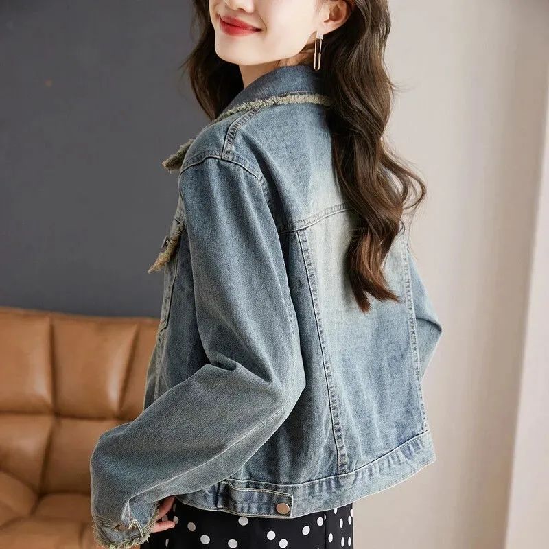 Chic Women's Vintage Denim Jacket with Loose Fit, Early Autumn Stylish Outerwear, Trendy Retro Short Coat