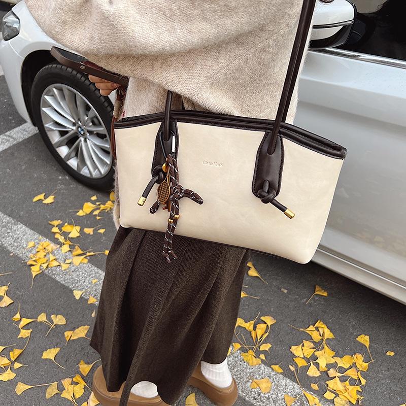 Premium texture large-capacity commuter bag women's 2025 new autumn and winter shoulder underarm bag niche light luxury tote bag