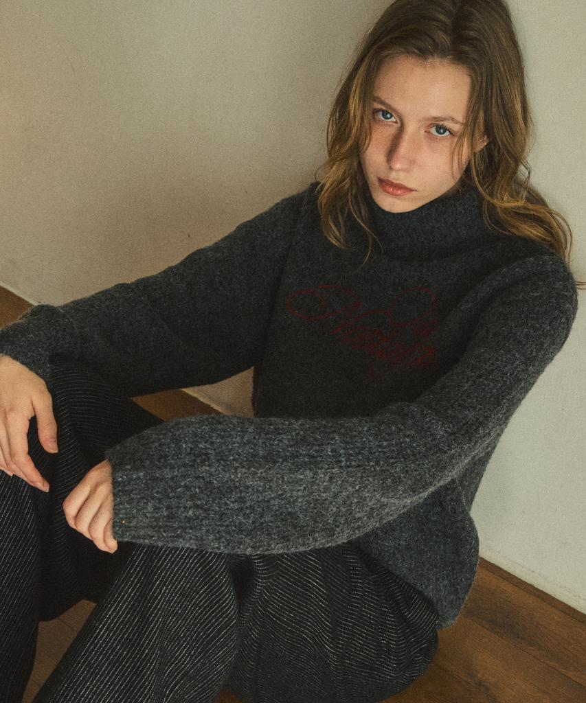 Aueonoseuteljia Our Lettering Turtleneck Wool Knit_Charcoal