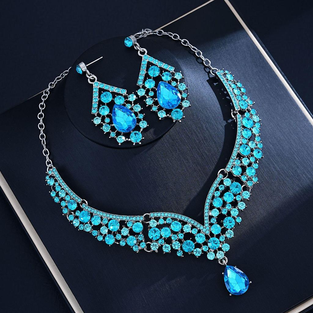 Vintage Luxury Crystal Necklace & Earrings Set for Banquet 2025