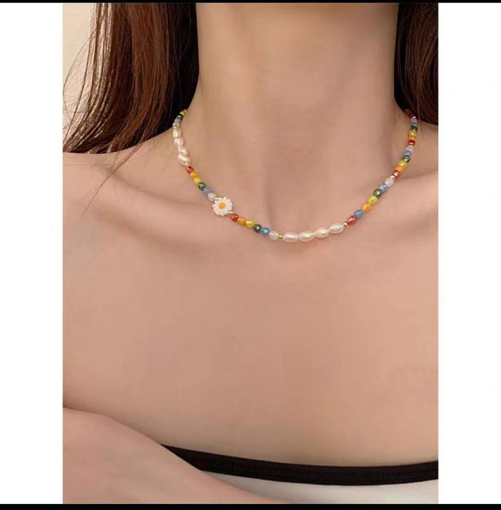 Elegant Silver Pearl Necklace: High-End Design for Women - Versatile and Chic Clavicle Accessory.