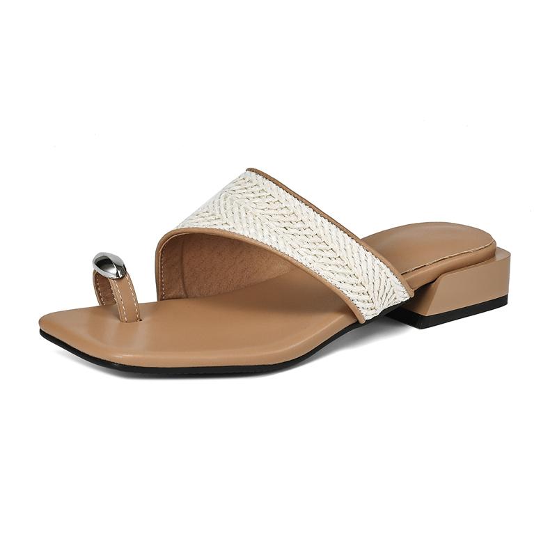 Fashion Women's New Spring/Summer Square Head Casual and Comfortable Medium Heel Large Metal Accessories Truffle Toe Beach Slippers