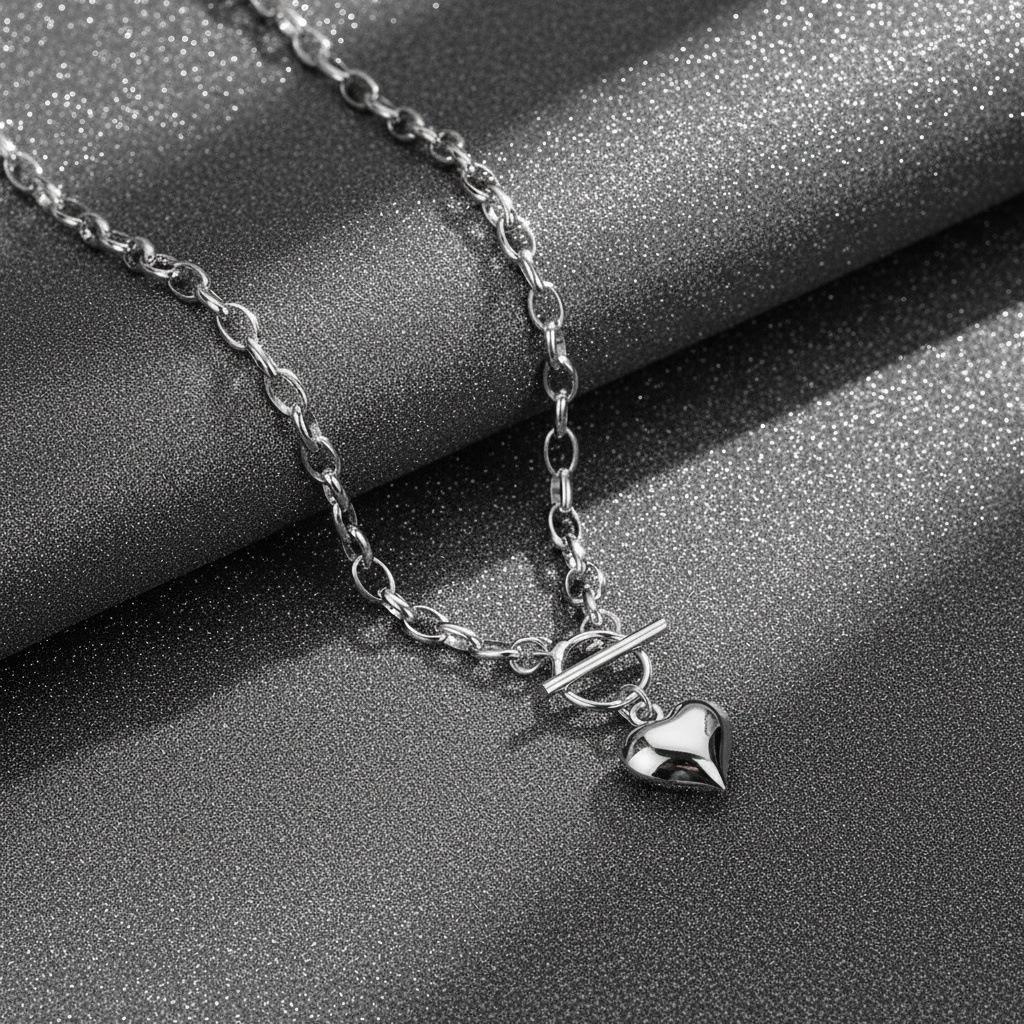 Korean version of three-dimensional love OT buckle necklace women's retro fashion light luxury high-end hip-hop peach heart collarbone chain