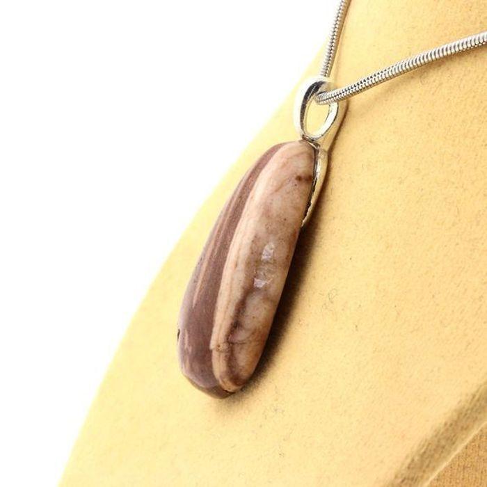 Pierres et Minéraux. Collier Jaspe. 29.48 ct. Madagascar.