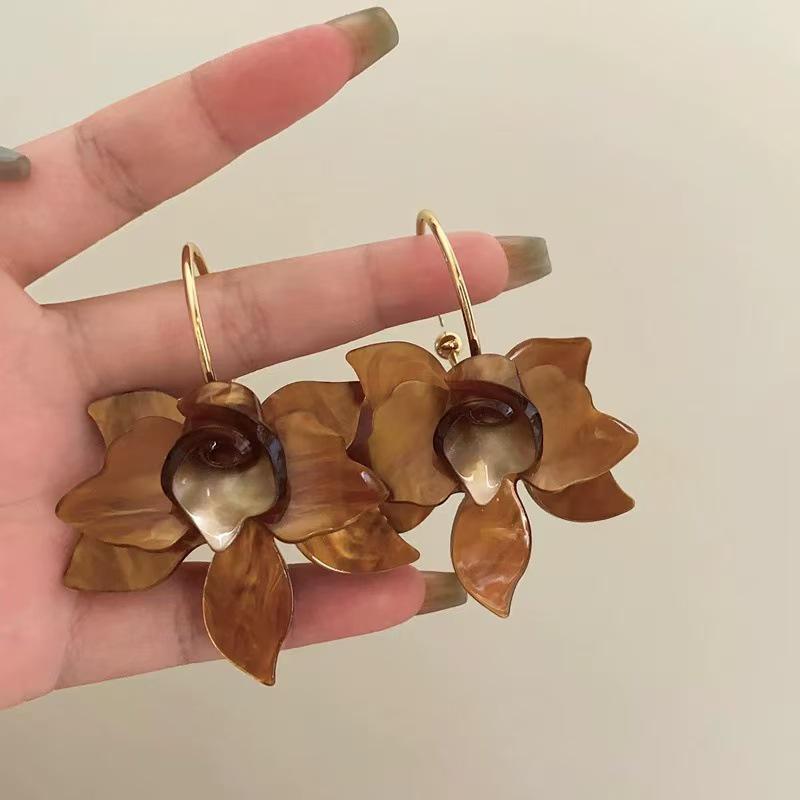 

Асиметричні сережки-пусети Срібна Голка Тигрове Око - Ретро, Універсальний та Розкішний Аксесуар Високого Класу