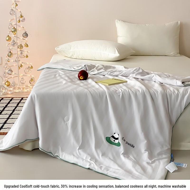 Yuanzhiwei Class A Machine Washable Summer Quilt