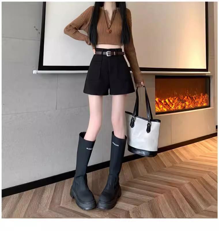 2024 Women's High-Waisted Wide-Leg Wool Shorts: Slimming A-Line Booty Shorts for Autumn/Winter