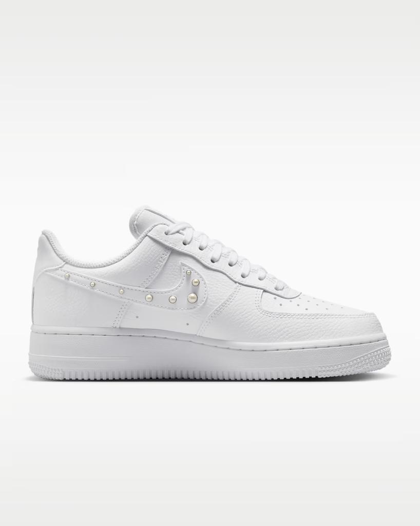 IU7557-100 Nike Women's Air Force 1 Low Pearl Swoosh (Women's)