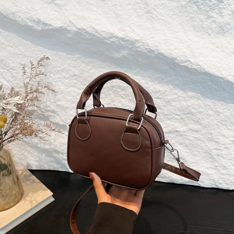 Autumn and Winter New High-end Textured Bag Women's Retro Versatile Ins Style Handbag Oily Leather Popular Shoulder Messenger Bag