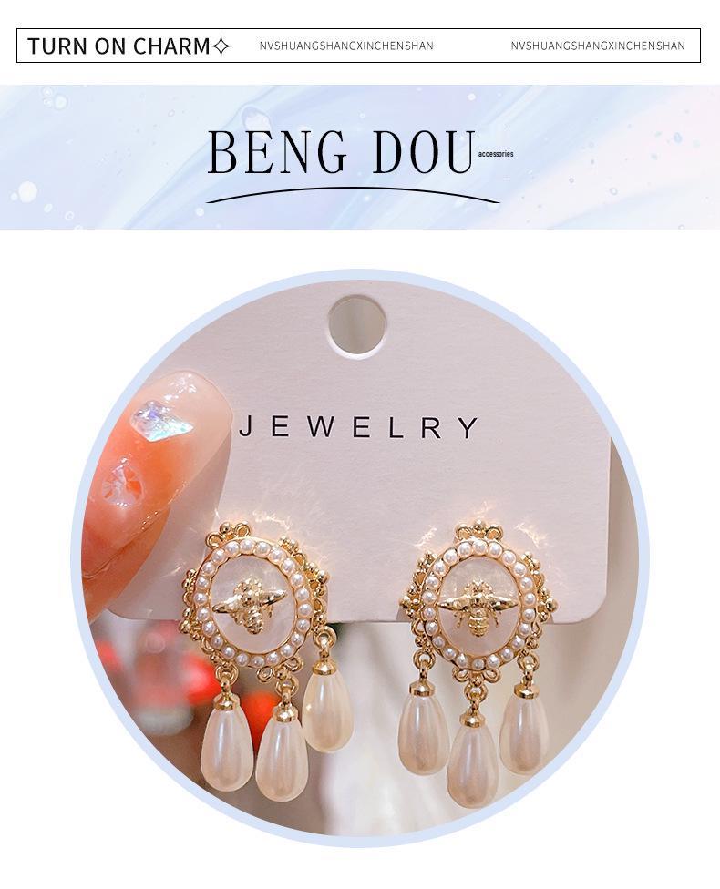 Luxury Designer Court-Style Bee Drop Earrings with Gold-Plated Copper and Pearl Studs for Women