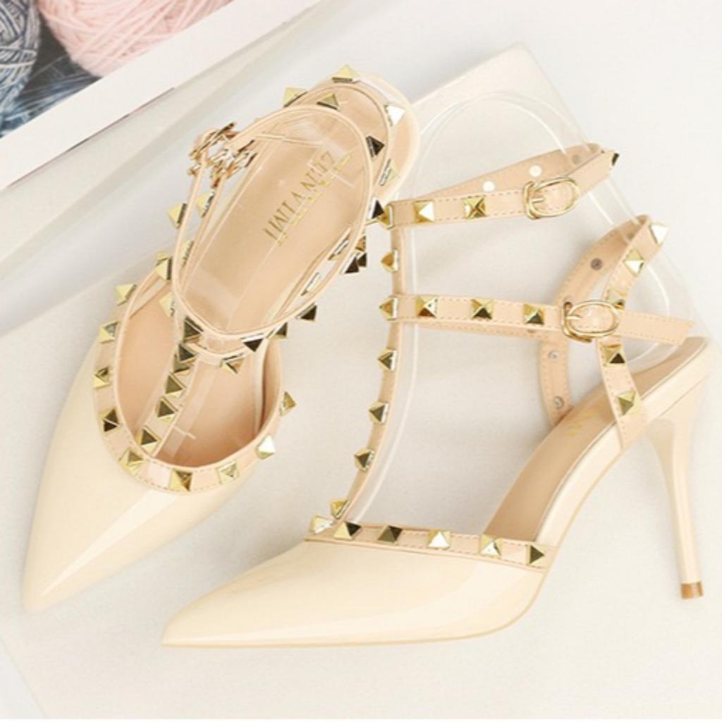 Women's Shoes Roman Fashion Rivet Sandals 9CM PUMPS Sexy Nightclub Stiletto Heels Patent-leather Metallic Rivet Hollow
