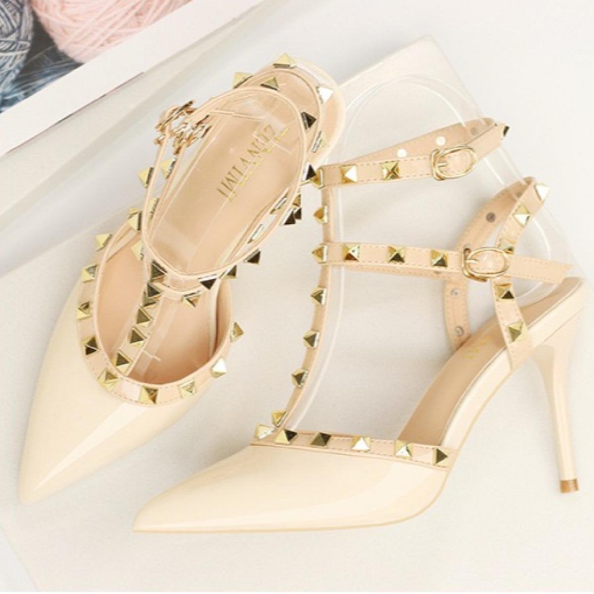 

Женская обувь Римская мода Босоножки с заклепками 9 см ЛОДОЧКИ Сексуальные туфли-стилеты для ночного клуба Лакированная металлизированная ажурная отделка с заклепками 43