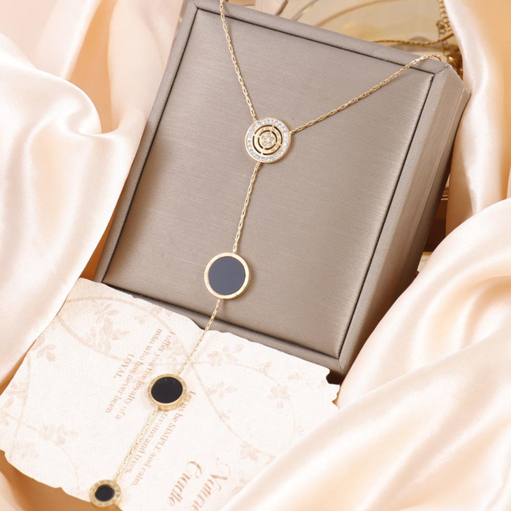 Women's Heart & Round Pendant Necklace: Japanese-Korean Style, Ultra-Fine Snake Chain, Stainless Steel, Versatile & Fashionable.