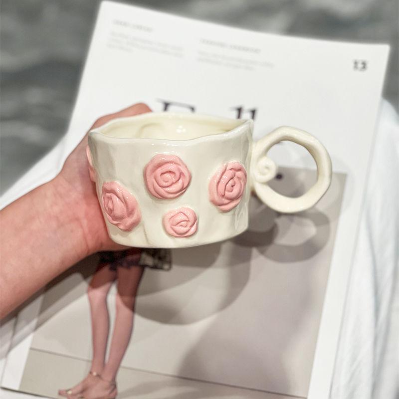 

Girl s Heart 3D Relief Rose Ceramic Mug Couple Drinking Water Coffee Cup Gift Handheld Gift 401-500ml рожевий