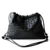 Borsa a tracolla intrecciata in vera pelle di agnello da donna, morbida, quadrata, con coulisse