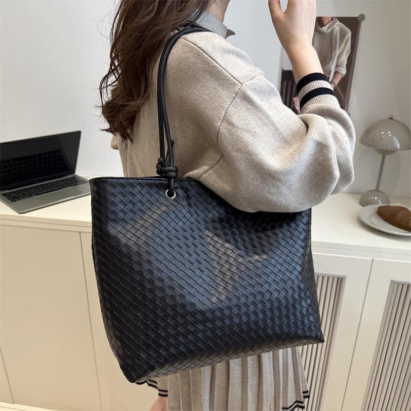 Woven Women's New Solid Color Casual Retro Simple Large Capacity Shoulder Underarm Tote Handbag