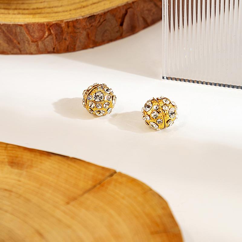 Diamond Ball Magnet Stud Earrings, Simple Temperament, No Ear Piercings, Ear Clips, Fashionable Commuting, Cute Temperament Earrings.